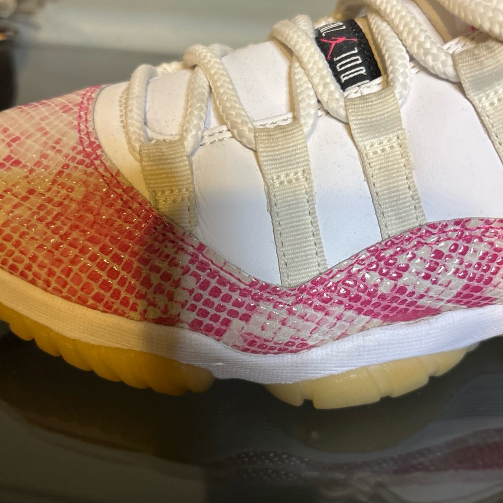 Size 8 - Air Jordan 11 Retro Low Pink Snakeskin W - Picture 11 of 16